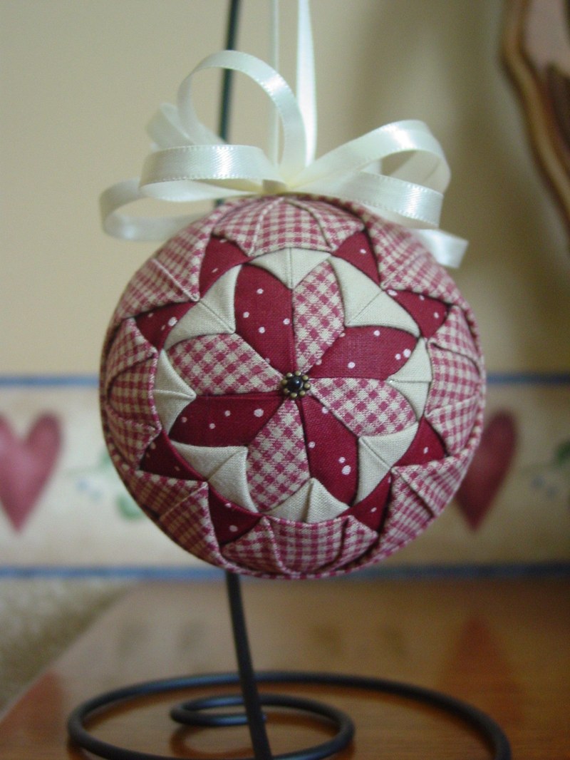 No-Sew Holiday Ornament Craft
